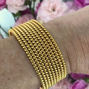 Beautiful Gold Tone Vintage Bracelet Solid Sturdy one size fits all